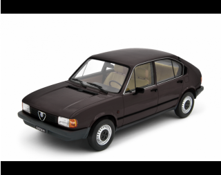 Alfa Romeo Alfasud 1.2 4 Porte 1980 MARRONE TESTA DI MORO Laudoracing 1:18 Resinemodell (Türen, Motorhaube... nicht zu öffnen!)